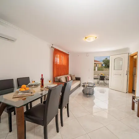 Irene Luxury Lägenhet *