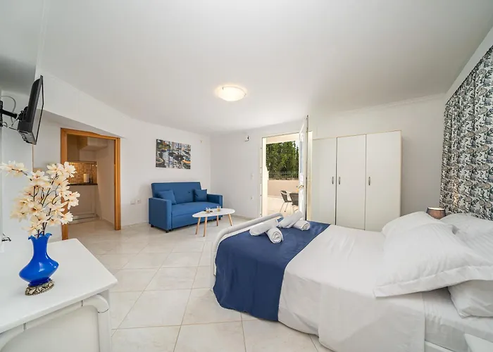 Irene Luxury Apartament Metaxáta