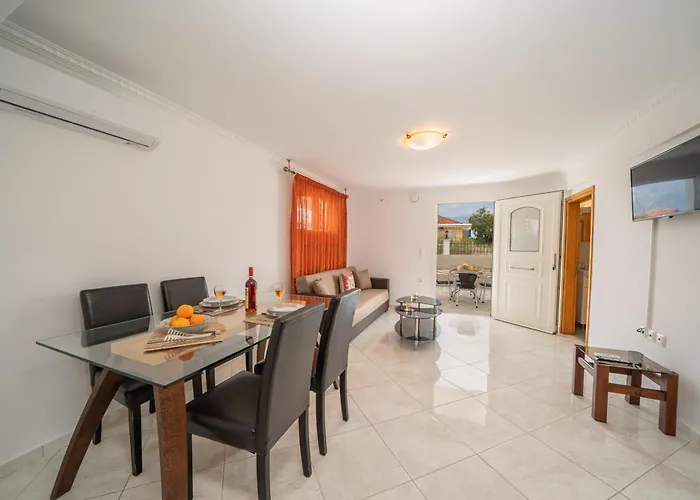 Irene Luxury Apartament *